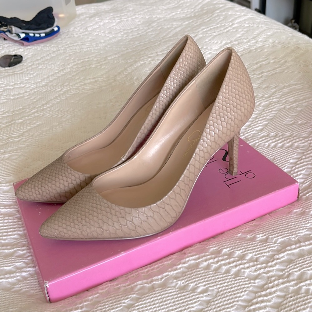 Jessica Simpson Faux Croc Taupe Nude Pumps